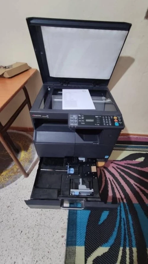 للبيع: طابعة احترافية Kyocera TASKalfa 1800