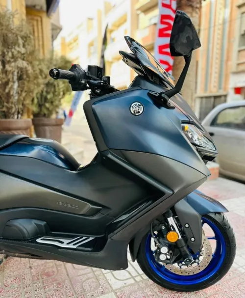 Yamaha Tmax 2023