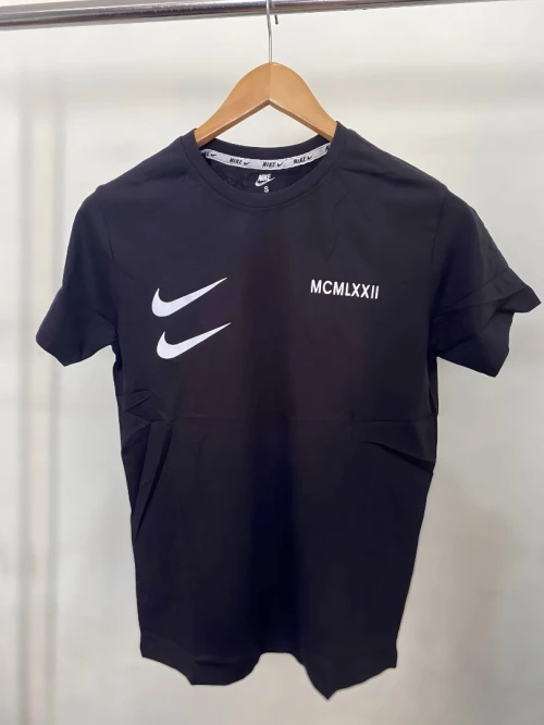T-shirt nike