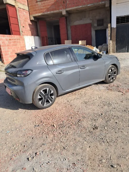 Peugeot 208 2024 Allure Pack