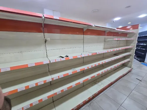 Etagere magasin superette