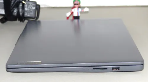Lenovo  IdeaPad Slim 3 15AMN8