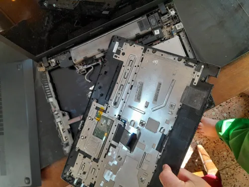 PIECES carcasse &ficheur LENOVO G 500