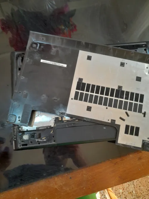PIECES carcasse &ficheur LENOVO G 500