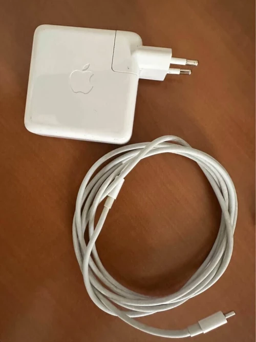 MACBOOK PRO 13" RETINA (MI-2017) CORE I5 2,3 GHZ - SSD 256 GO - 8 GO AZERTY- etat 9/10