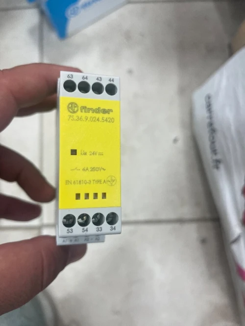 FINDER -MODULE RELAIS DE SÉCURITÉ