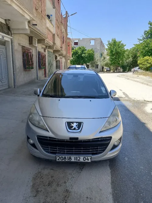 Peugeot 207 2012 Fennec