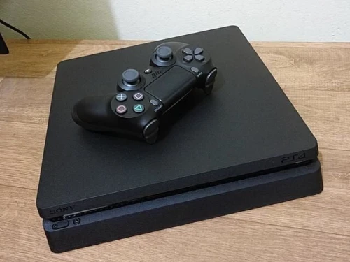 Ps4 slim 1to + manette original version 13.50 caba 10/10
