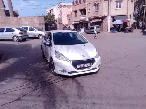 Peugeot 208 2014 Fennec