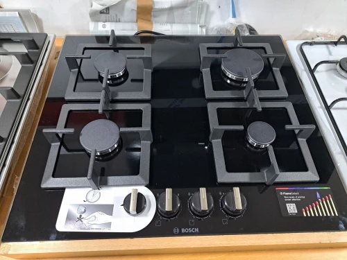 PLAQUE DE CUISSON BOSCH 4 FEUX 60CM SERIE 6 FLAME SELECT EN VERRE TREMPÉ 