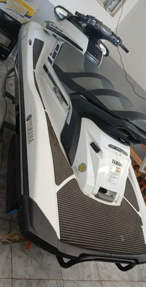 Jet ski