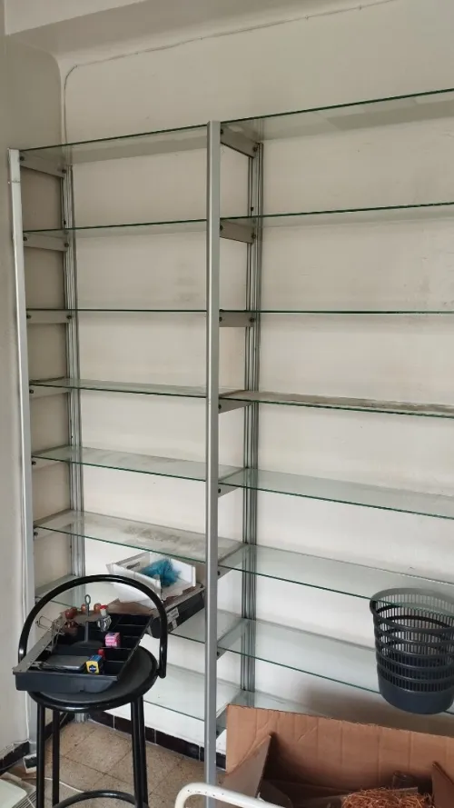 Étagère et comptoir en aluminium 