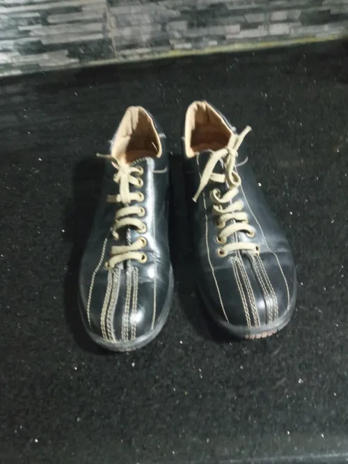 Un lot des chaussures Femme/Garçon/Fillette