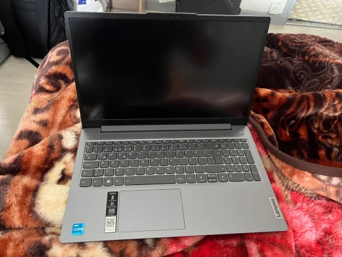 LENOVO IDEAPAD SLIM 3 15IRU8 - CORE I3-1315U - 8GO - 256GO SSD NVME - 15.6" FHD - INTEL UHD - GRIS