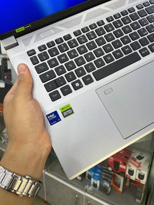 Acer predator triton 16 rtx 4070