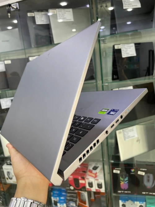 Acer predator triton 16 rtx 4070