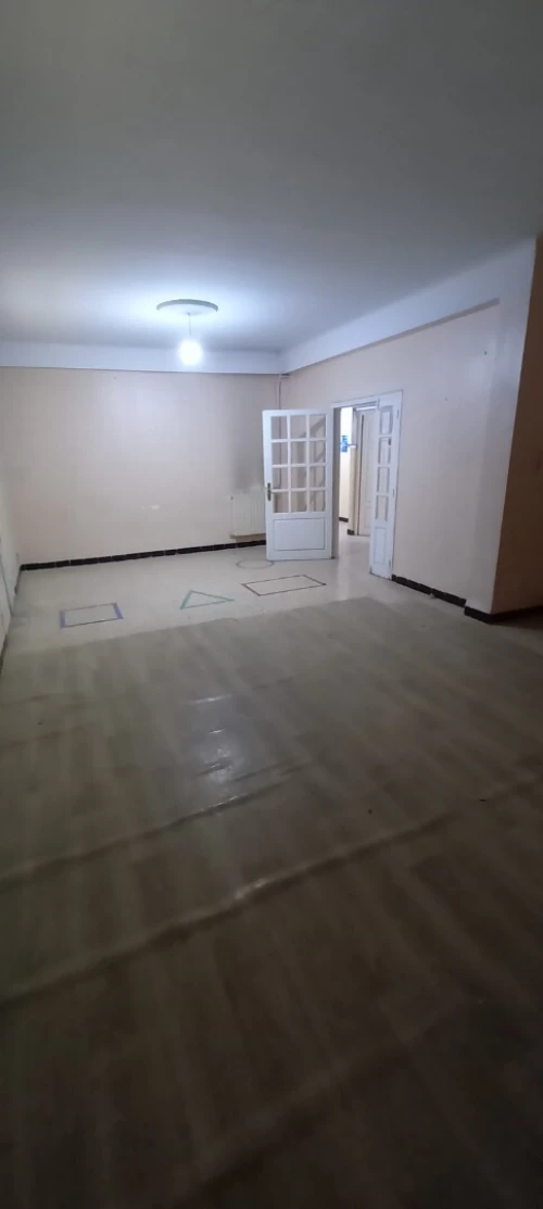Location Appartement Niveau de villa F4 Constantine Didouche mourad