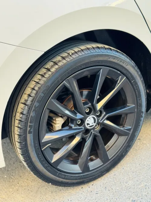 Skoda Fabia 2022 Style (avec toit panoramique)