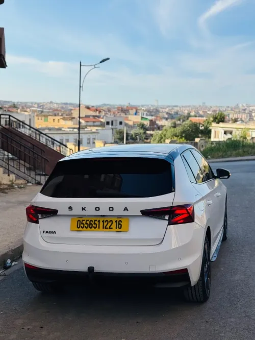 Skoda Fabia 2022 Style (avec toit panoramique)