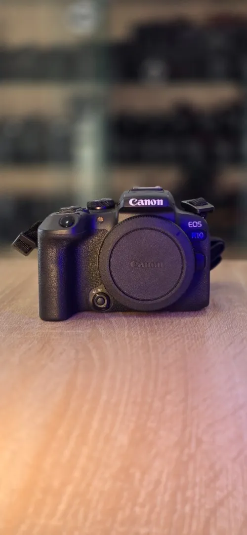 Canon eos R10