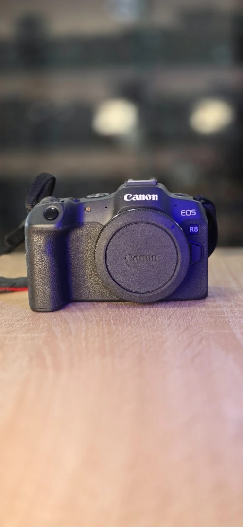 Canon eos R8 - 2k