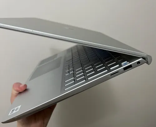 DELL INSPIRON 15 7501 i5-10300H 8gb 256gb ssd ECRAN 15 FULL HD TACTILE 