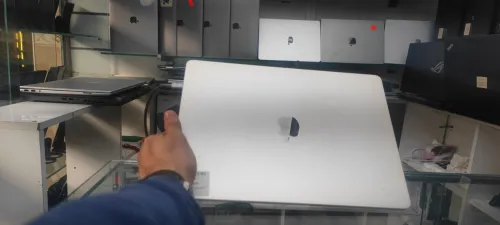 MacBook AIR M3 15 INCH