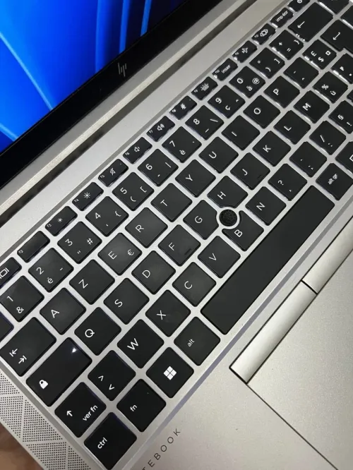 HP ELITEBOOK 840g8 I7-11eme 16gb 512gb ssd ECRAN 14" FULL HD 
