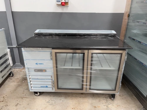 TABLE ET TOUR  A PIZZA REFRIGEREE