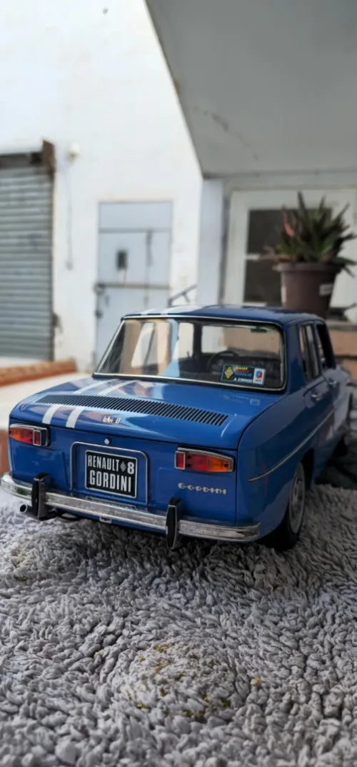 Renault R8 Gordini 1/8 altaya