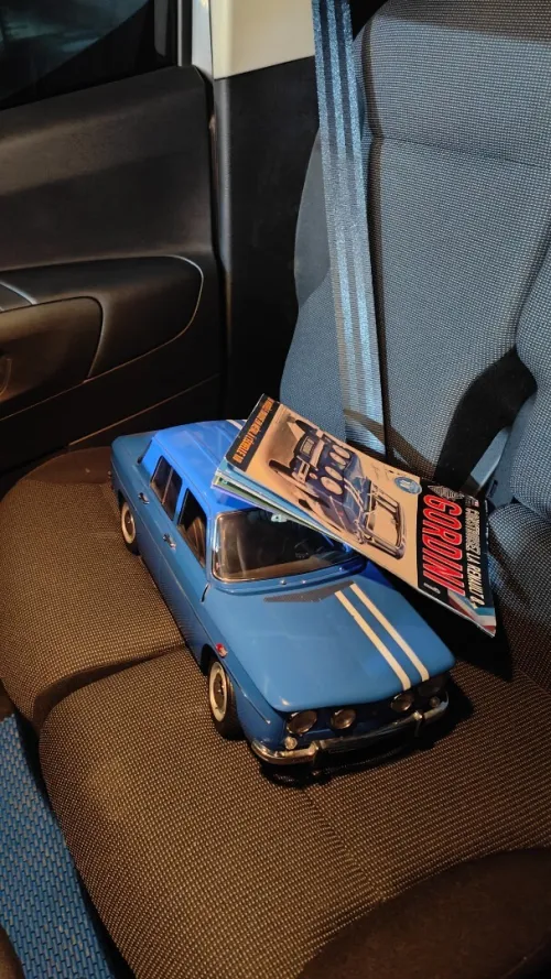 Renault R8 Gordini 1/8 altaya