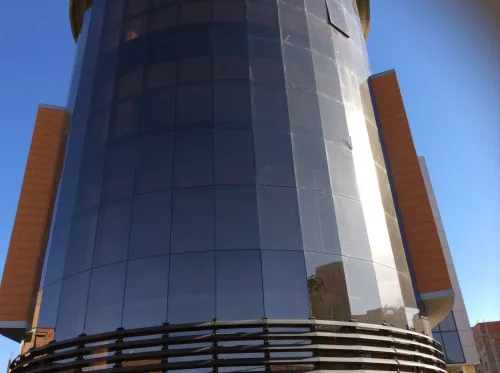 Traitement de façades     (façades ventilées en céramique, porcelaine, terre cuite et HPL)