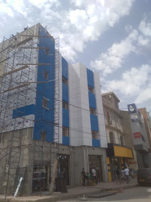 Traitement de façades     (façades ventilées en céramique, porcelaine, terre cuite et HPL)