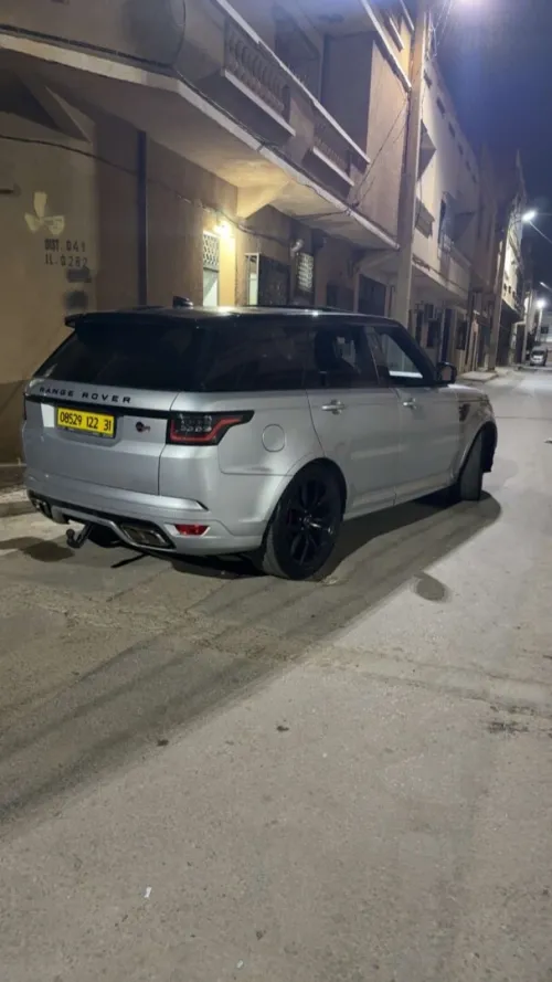 Land Rover Range Rover SVR 2022 édition spécial  full carbone