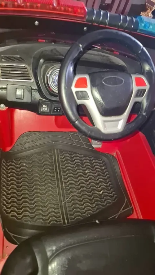 VOITURE POUR ENFANT
