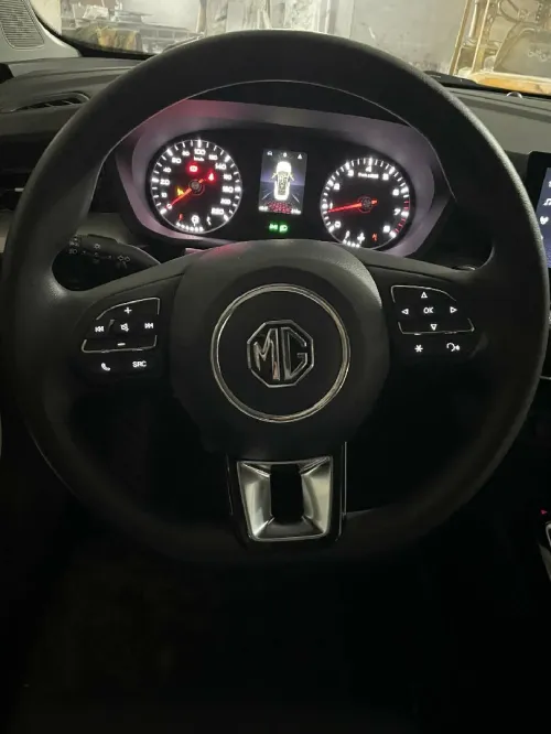 MG 5 2025 Manuel