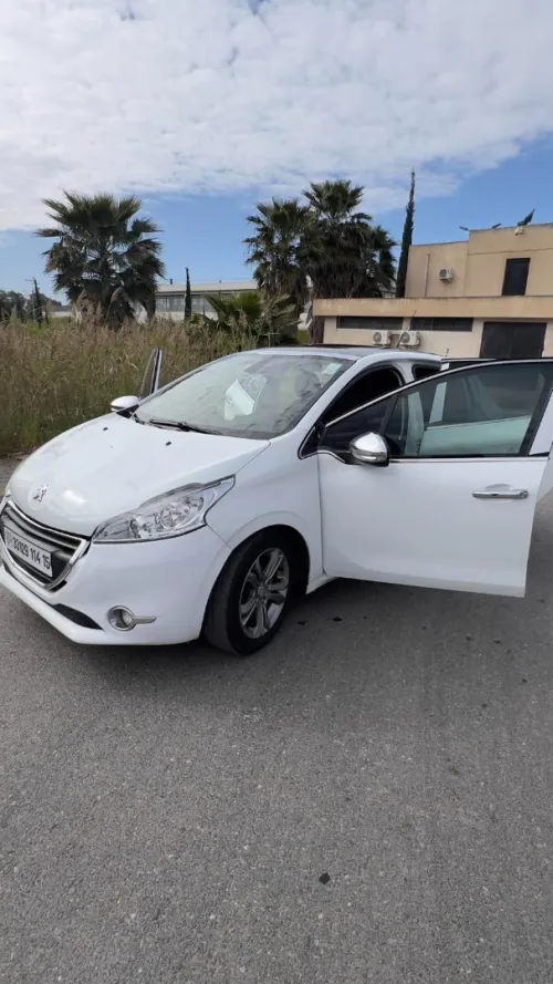 Peugeot 208 2014 Allure