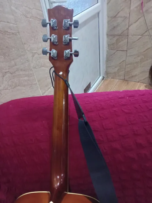 Guitare iko acoustique