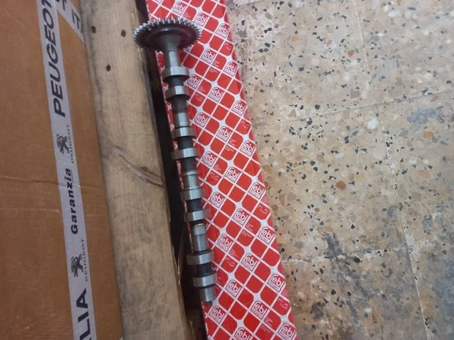 Piece mechanics voiture 100 000 piece