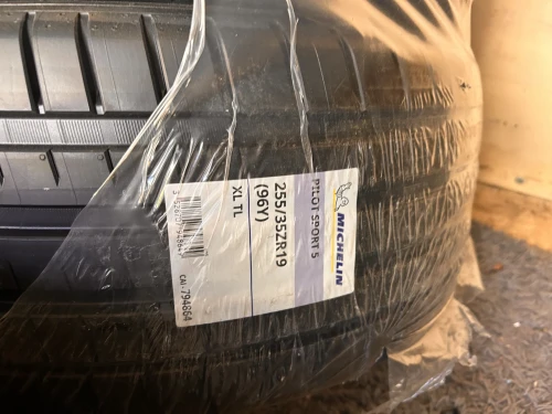 Pneus Michelin neuf