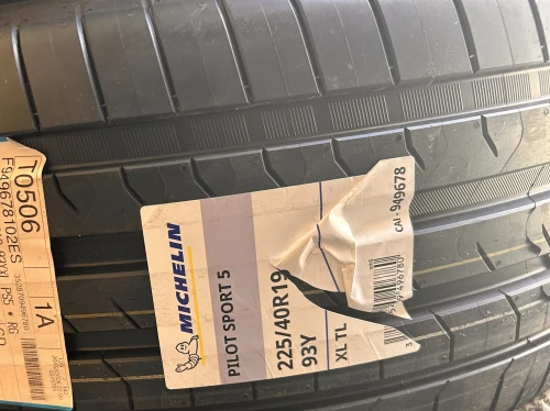 Pneus Michelin neuf