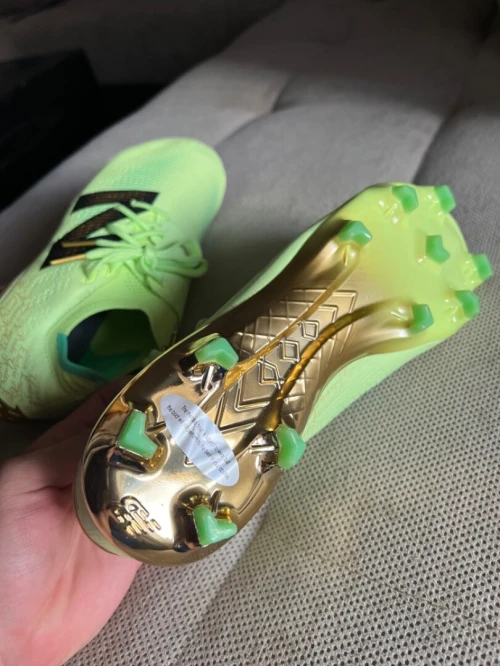 New Balance furon V7 X bukayo saka 