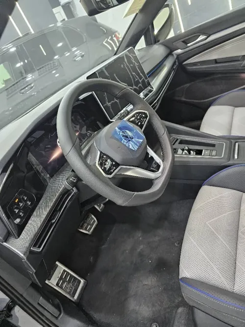 Volkswagen 8.5 2025 Idition blak