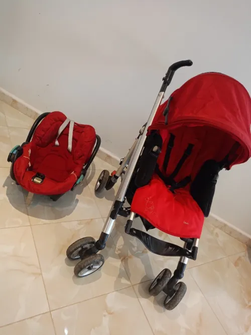 Poussette et maxi Cosy deux pièce