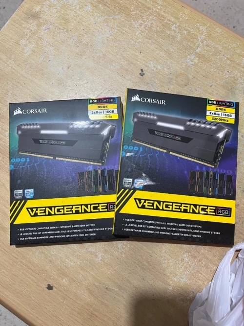 RAM DDR4 32GB 8*4 Corsair RGB CL16