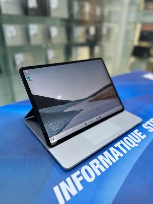 SURFACE LAPTOP STUDIO X360 CORE : INTEL i7 - 11370H DISC : 01 TB  (SSD)  RAM : 32 GB  RTX  3050 TI