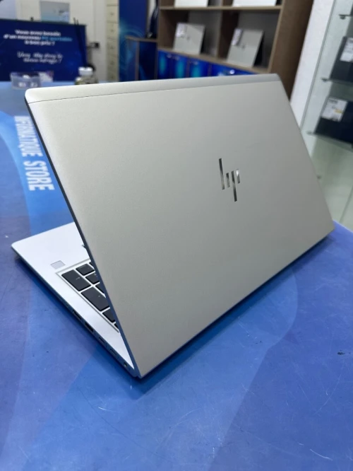 HP ELITEBOOK 650 G10 CORE : INTEL I5 _ 1345U DISC :  256 GB  (SSD)  RAM : 16 GB