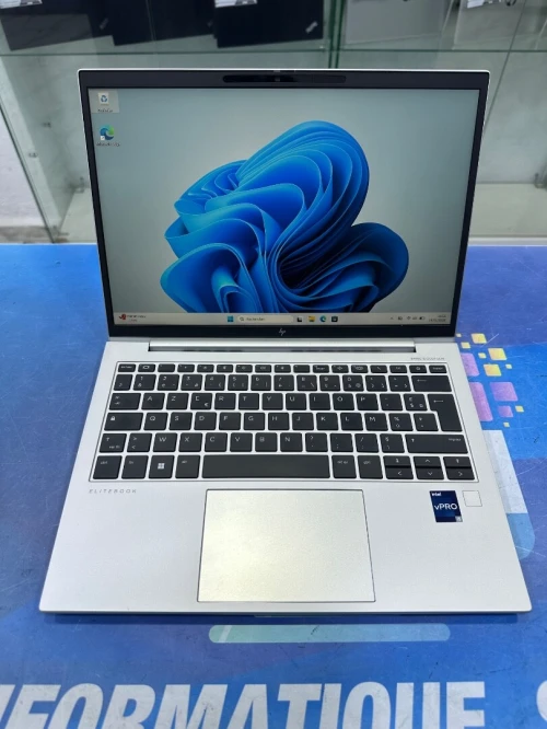 HP ELITEBOOK 830 G10 CORE : INTEL I5 - 1345U DISC :  256 GB  (SSD)  RAM : 16 GB