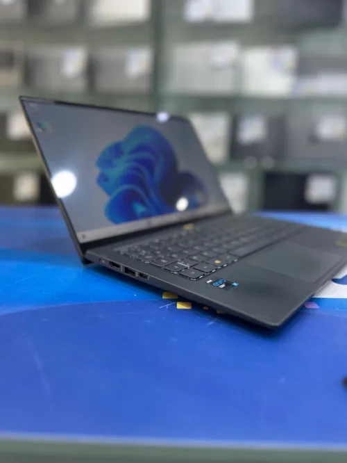 ACER SWIFT SF514 CORE : INTEL I7 - 1165G7 DISC : 01 TB  (SSD)  RAM : 16 GB 
