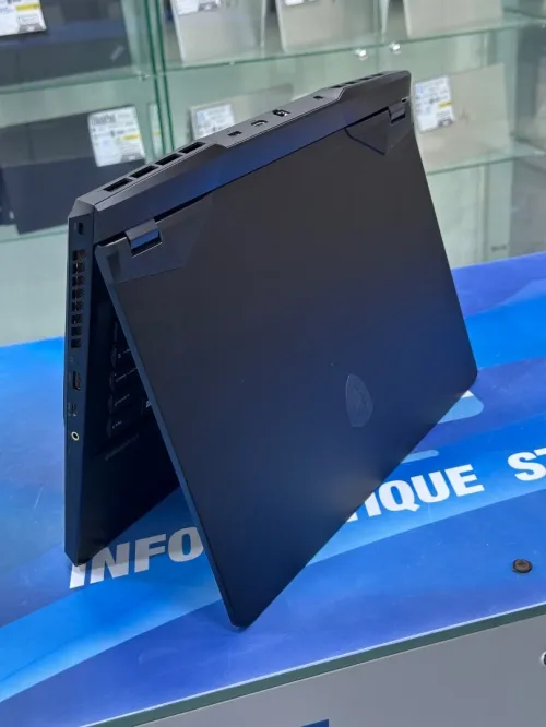 MSI VECTOR GP76 CORE : INTEL I7 - 12700H DISC : 1000 GB  (SSD)  RAM : 16 GB RTX 3070 TI  8GB 